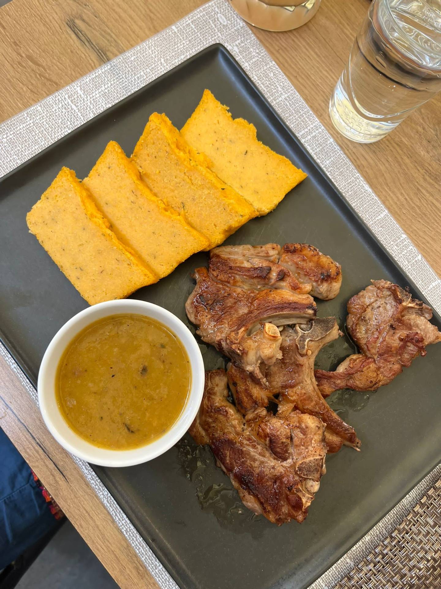 Lamb chops with polenta